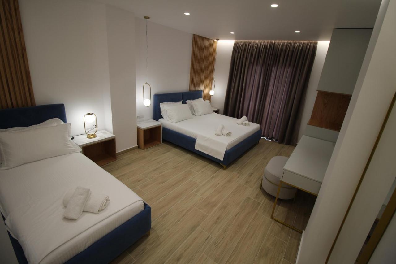 Julia Hotel