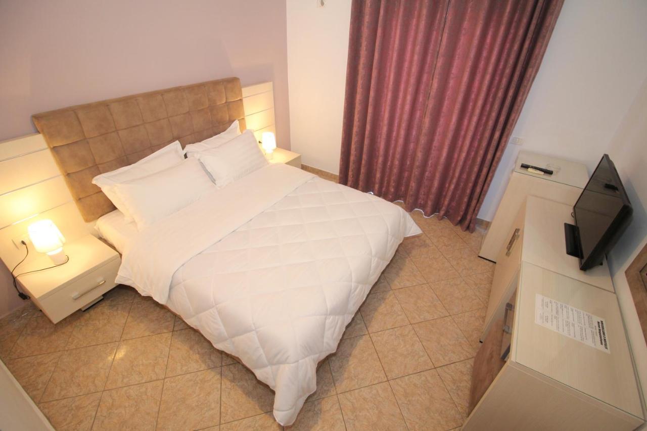 Julia Hotel